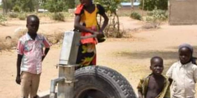 Des jeunes se mobilisent contre la crise de l'eau potable à Maroua
