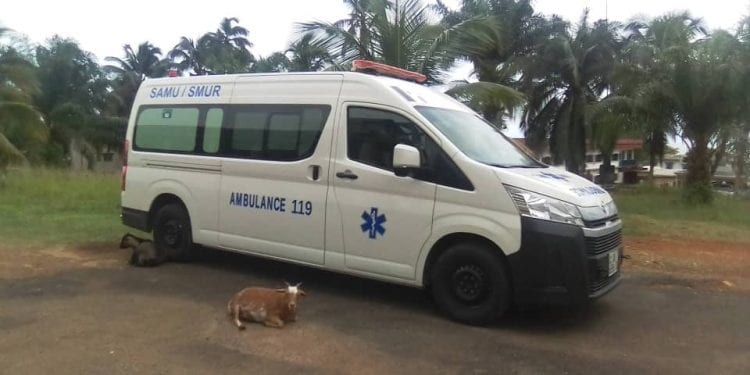 Une ambulance médicalisée avec assistance en oxygène, dans la ville de Kribi