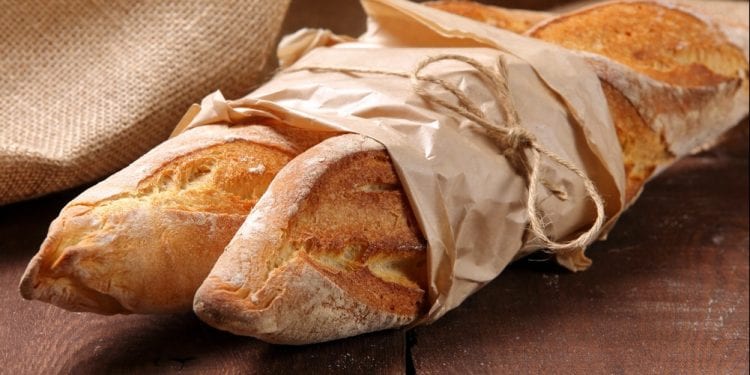 Baguette de pain fraichement cuite