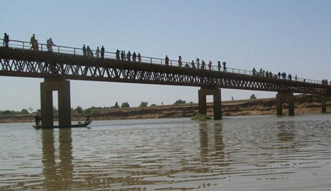 Pont sur le fleuve Logone