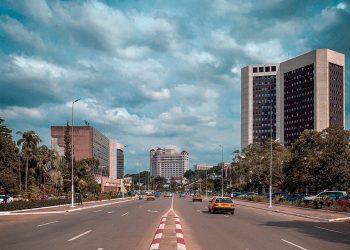 Une vue du centre-ville de Yaoundé (c) Franck Bikélé.