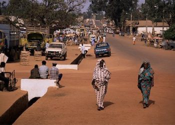 841-02918796
© robertharding / Masterfile
Model Release: No
Property Release: No
Street scene in centre of town, Garowa, Cameroon, Africa