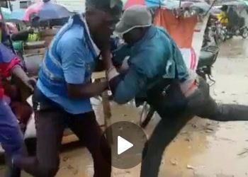 Officer fights civilian Cameroon