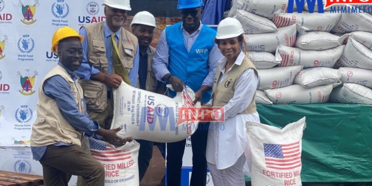 USAID and WFP donate food to Cameroon