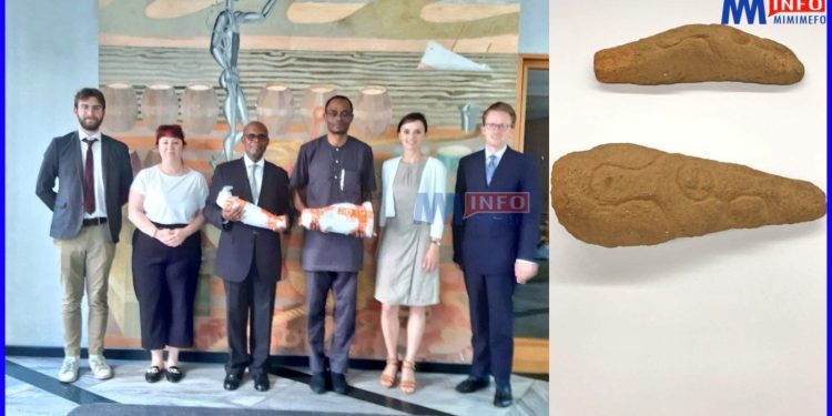 Switzerland returns Stelae to Cameroon
