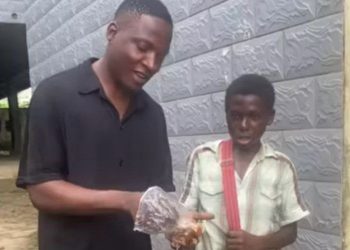 A selfless gesture by a Cameroonian kid sharing his meal comedian Grand Lawrenzo goes viral.