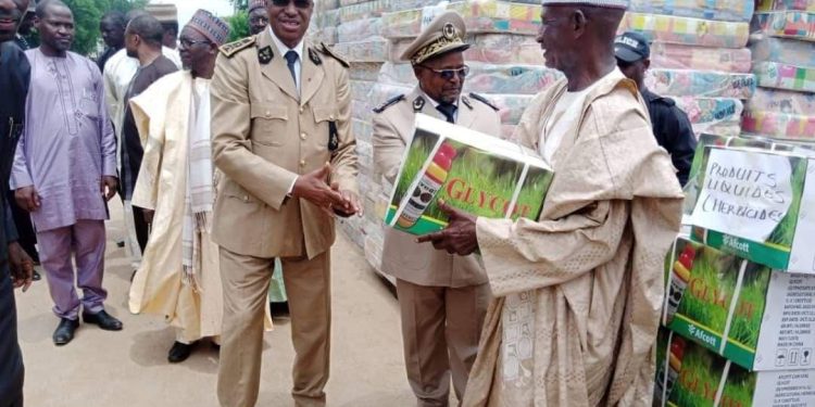 Far North Governor, Midjiyawa Bakari hands support on behalf of President Biya
