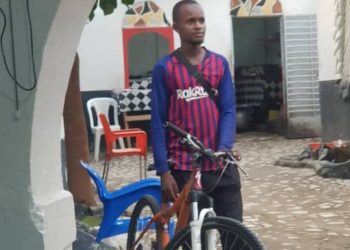 Mamadou Safayou Barry rides bicycle for four months to arrives Egypt for schooling