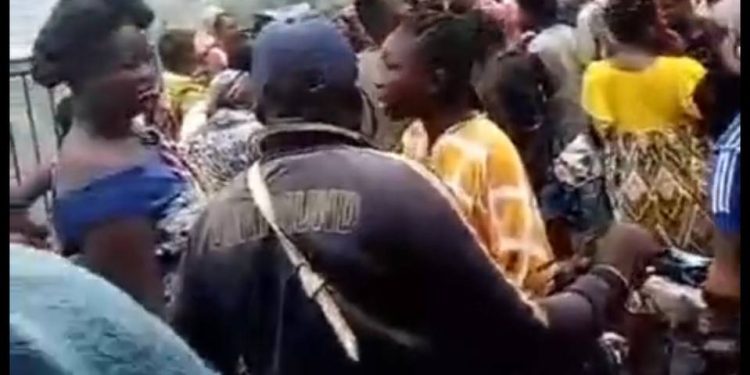 Woman arrested for attempted poisoning of schoolchildren