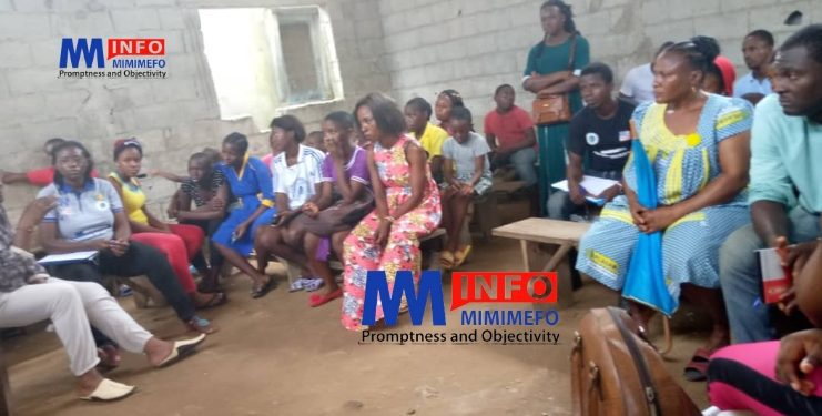 Women and children in Mamfe flee after November 6th Massacre