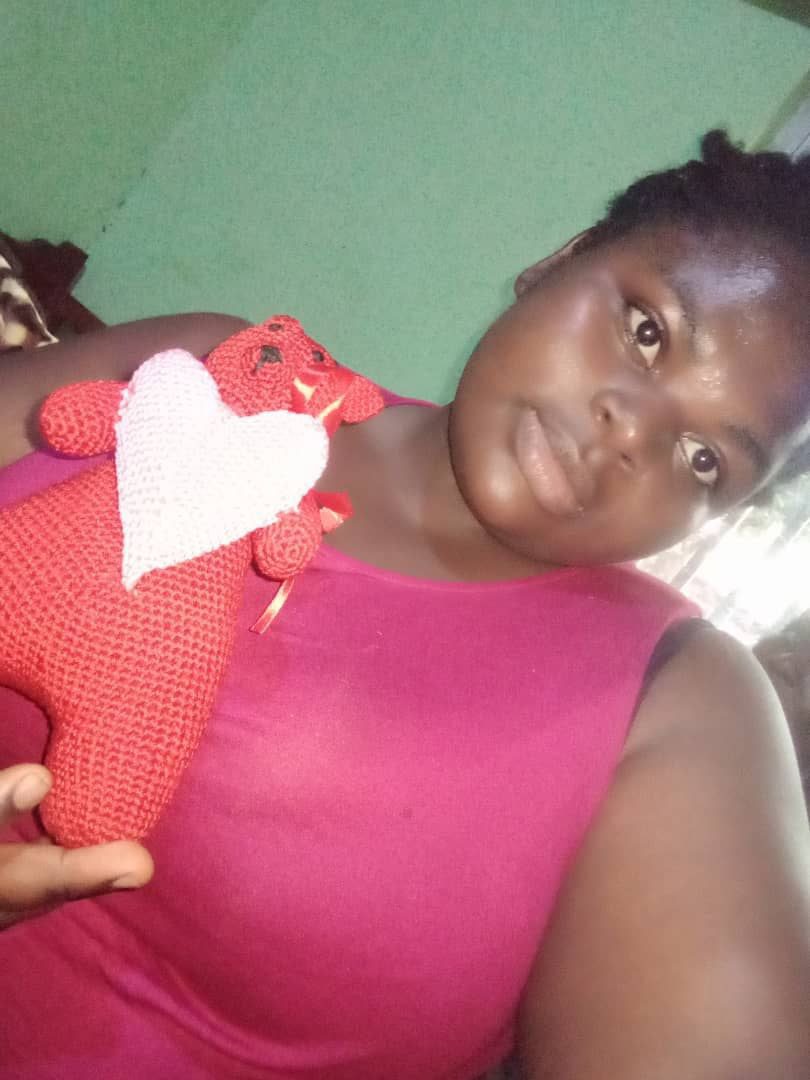 Mirabel Cha-ah, a 23-year-old creative mind, has taken Cameroonians by storm with her exceptional crochet craftsmanship.
