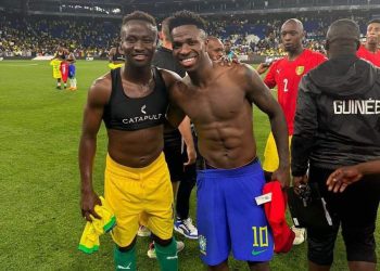Morlaye Sylla exchanged his shirt with Vinicius Jr.