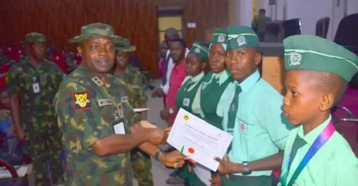 Nigerian military gives scholarship for some children (archive image)