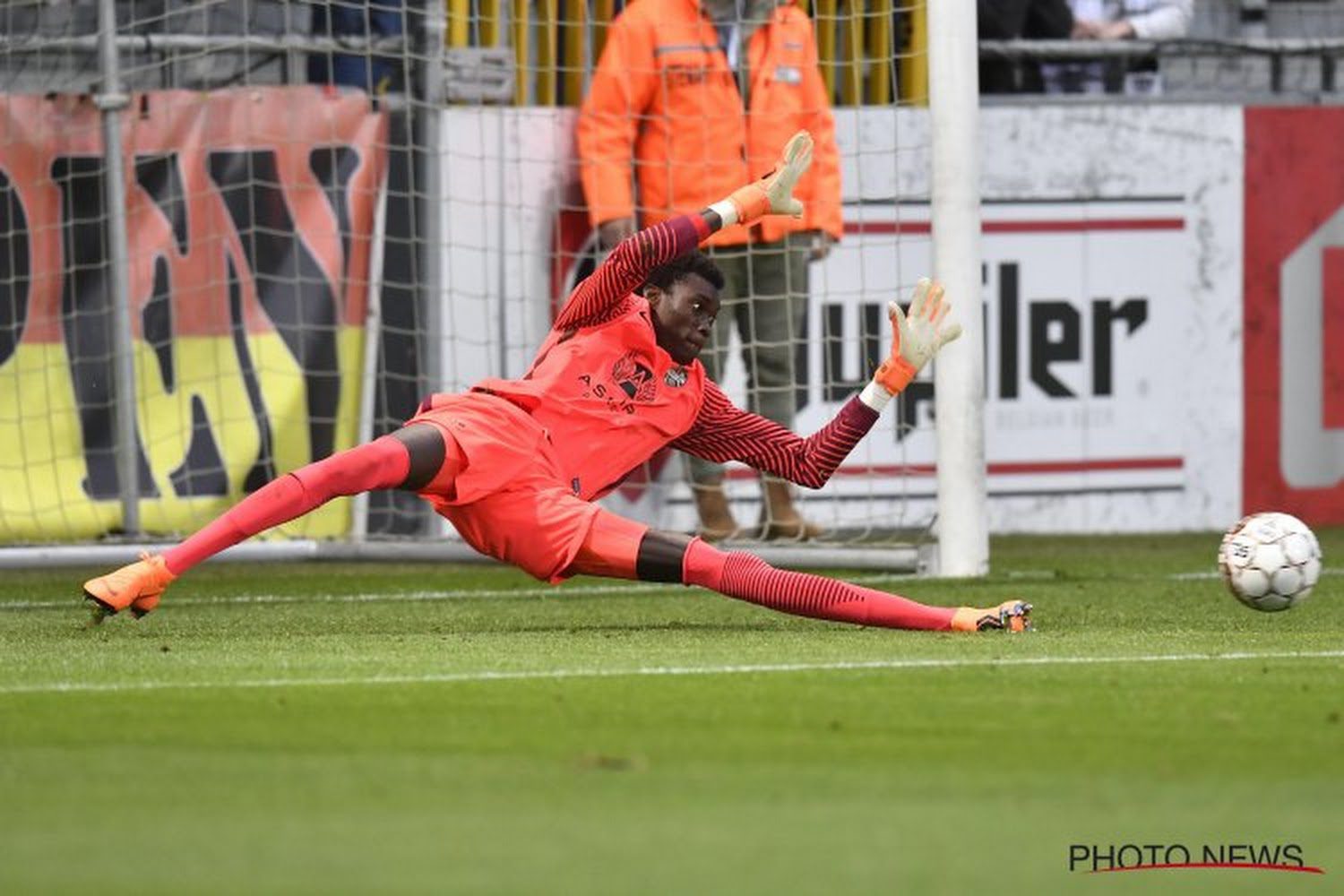 Mauritania goalkeeper Babacar Niasse