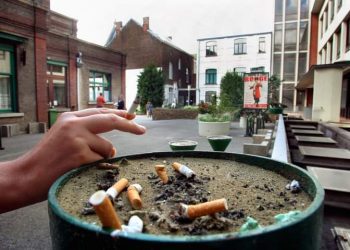 GEN ( Copyright Sud Presse - Denis Gauvain ) -- cigarette pie dix, cigarette a l'école