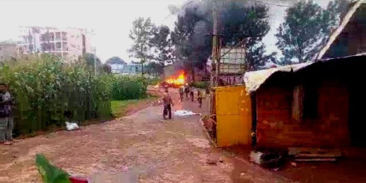 Separatists burn taxi in Bamenda