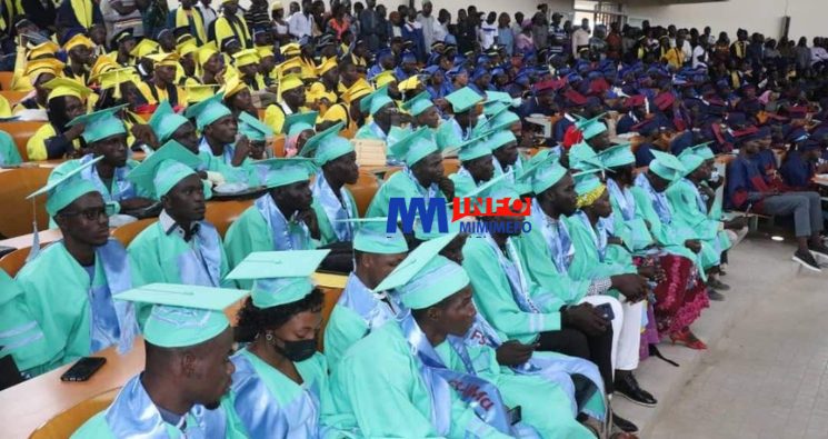 L’Université de Maroua a célébré hier la remise des diplômes à 3695 nouveaux diplômés lors d’une cérémonie solennelle présidée par le recteur, Professeur Idrissou Alioum