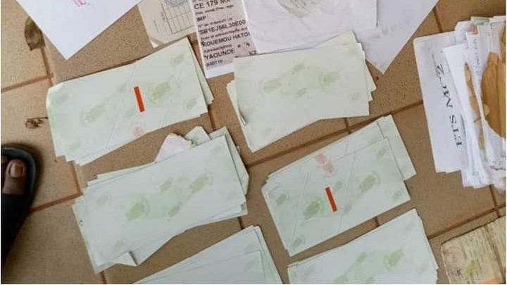 Falsification des documents 