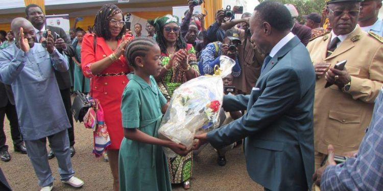Le Salon de l'Orientation Académique et Professionnelle 2024 se tient à Bafoussam