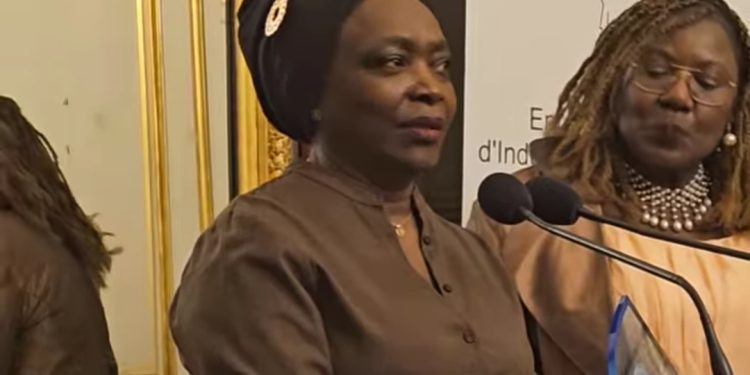 Denise Epoté remportant le Gifa d'Or 2024