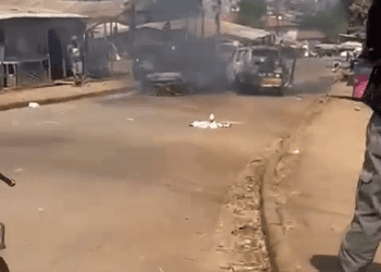 Taxis burned in Bamenda