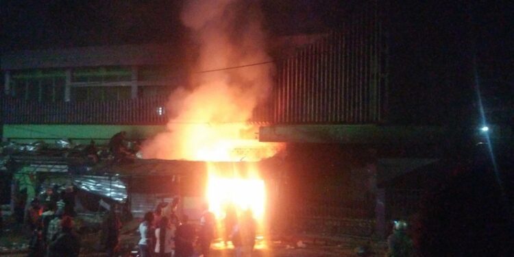 Breaking News: le marché Mokolo en feu