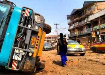 Poor state of Bamenda Roads lead to accident