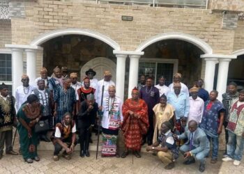Fon of Nso visits Paramount ruler of Buea