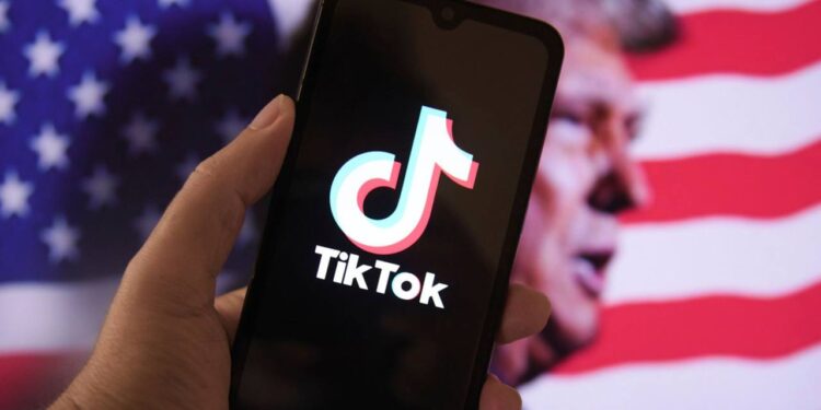 TikTok returns to app stores