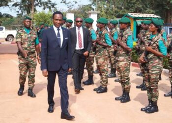 Le ministre délégué à la défense se lève contre les militaires déserteurs