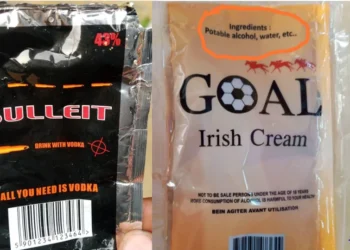 Un concours du plus grand buveur de whisky en sachet viré au drame à Nkongsamba