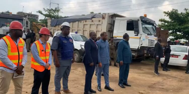 Un prêt de 41,1 milliards pour la construction de 10km de voies sur les berges du wouri