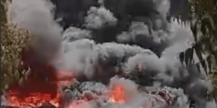 Drame à Zébé Marao : Un incendie ravage trois entrepôts et met en lumière un danger caché