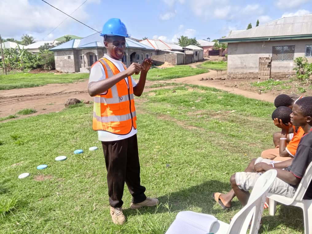 Youths in Mutengene use creative stategies to fight environmental degradation and unemployment