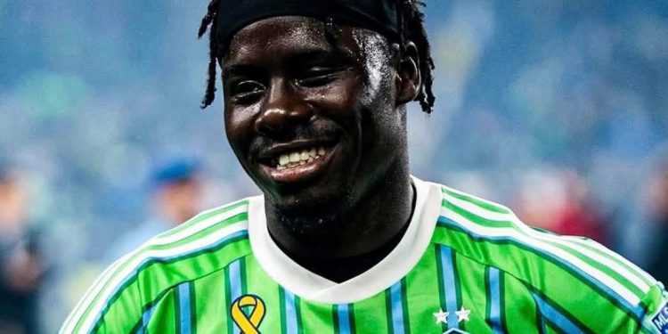 Georgi Minoungou : le footballeur ivoirien aveugle d’un œil qui brille sur la scène internationale