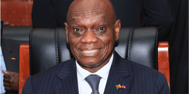 Le ministre Henri Eyebe Ayissi