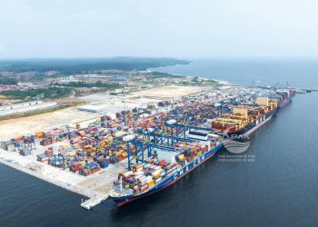 Quatre géants des mers accostent pour la première fois au port en eau profonde de kribi