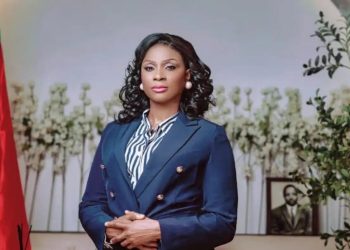 La candidate à l'élection présidentielle Bijou Ongmakagne présente son offre politique