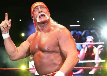 Hulk Hogan dies at 71