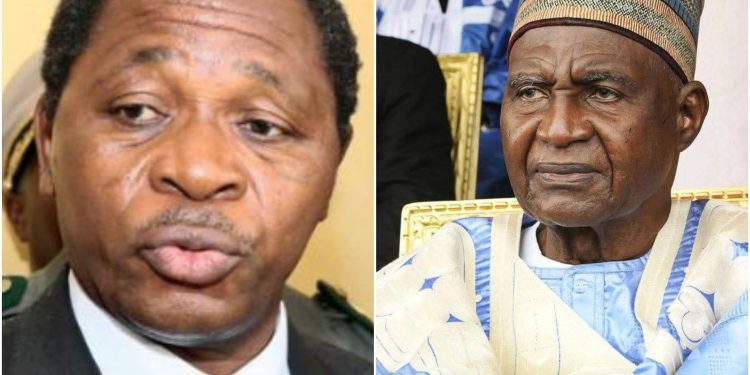Bello Bouba Maigari remet le ministre Paul Atanga Nji
