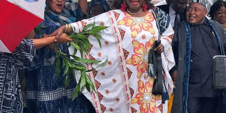 Célestine Ketcha Courtès promet de moderniser Douala