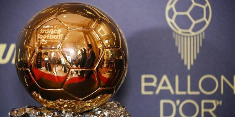 This picture taken on October 17, 2022 shows the trophy prior the 2022 Ballon d'Or France Football award ceremony at the Theatre du Chatelet in Paris. (Photo by FRANCK FIFE / AFP)