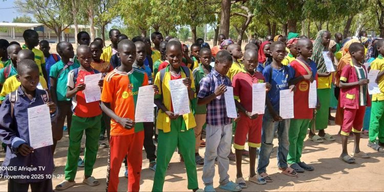 UNICEF Gives birth certificates to children in Cameroon