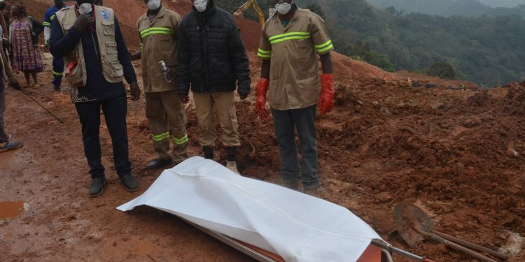 Dschang : une quatorzième victime extraite des décombres de la falaise