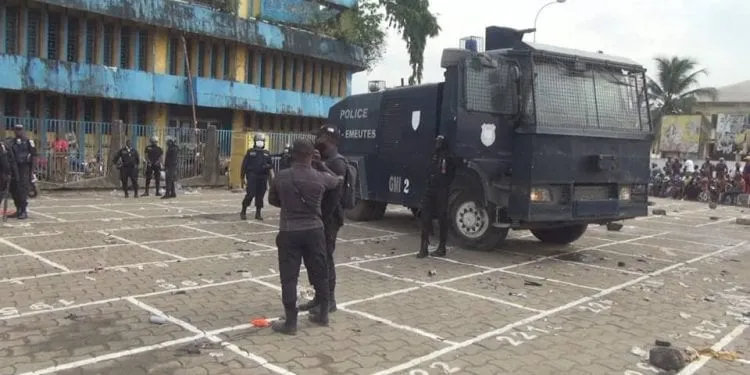 Police à douala