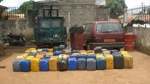 les gendarmes saisissent plus de 2000 litres de Carburant frelaté dans le Moungo