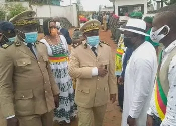 Des jeunes répondent au préfet du département de l'Océan, à Kribi