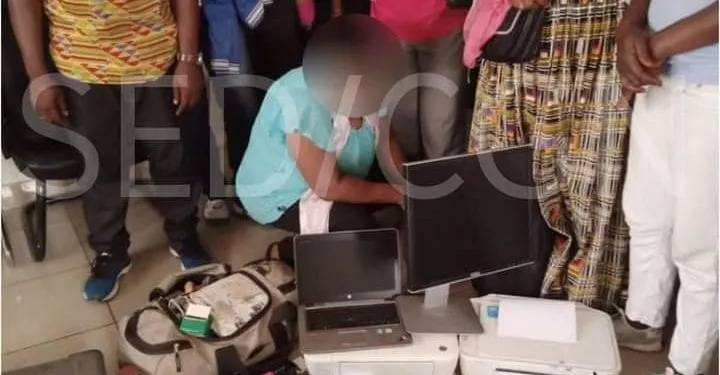 De présumés faussaires aux arrêts à Yaoundé