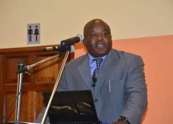 le Professeur Maurice TSALEFACK, le charismatique doyen de la Faculté des lettres de l'université de Dschang