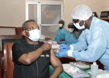 Le Gouvernement camerounais tente de dilluer la méfiance autour du  vaccin